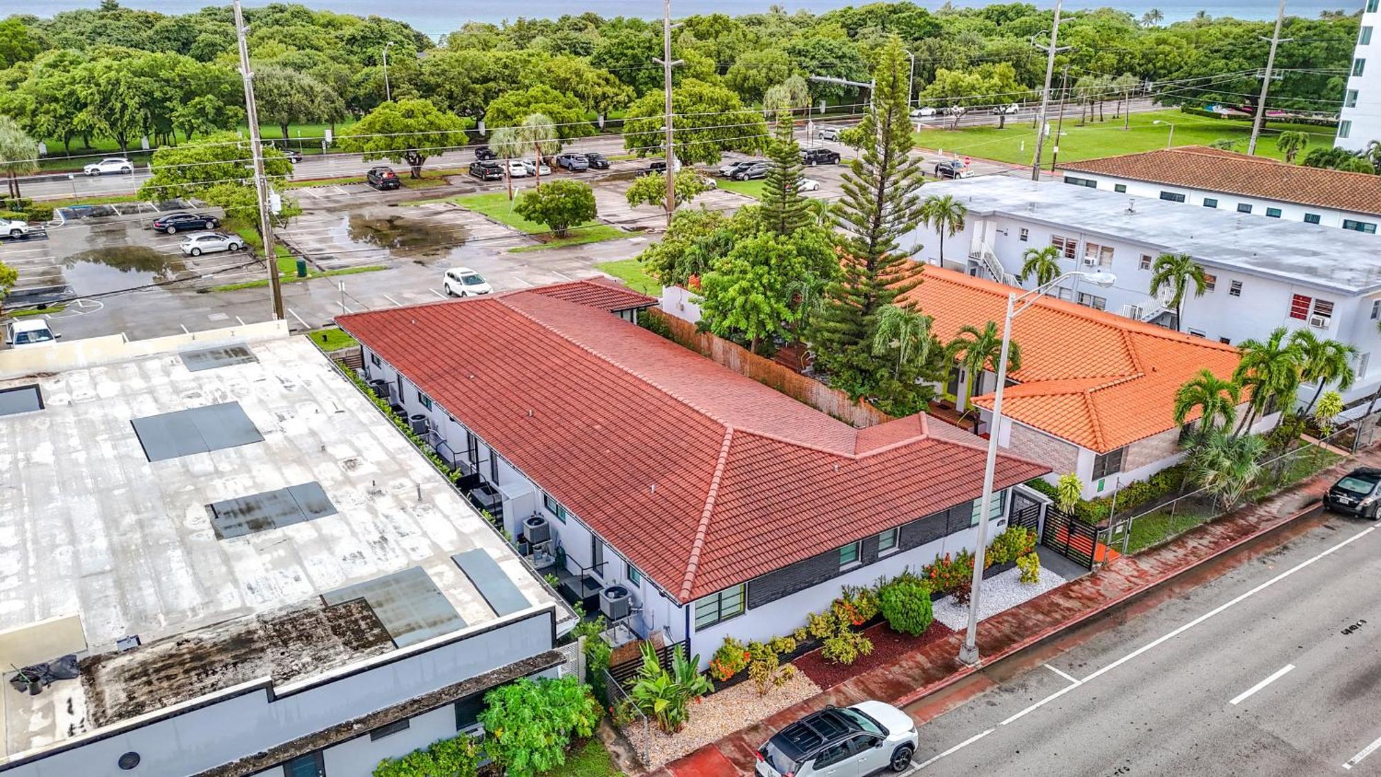 Los Patios Home Suites Miami Beach Exterior photo