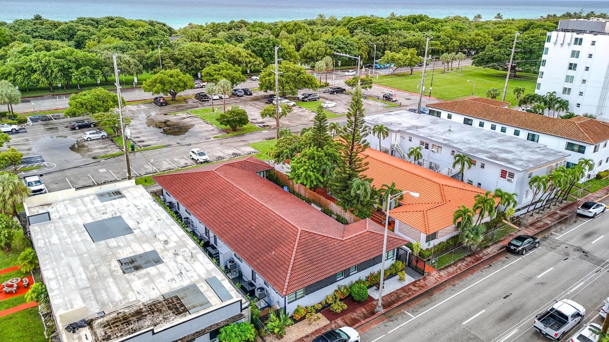 Los Patios Home Suites Miami Beach Exterior photo