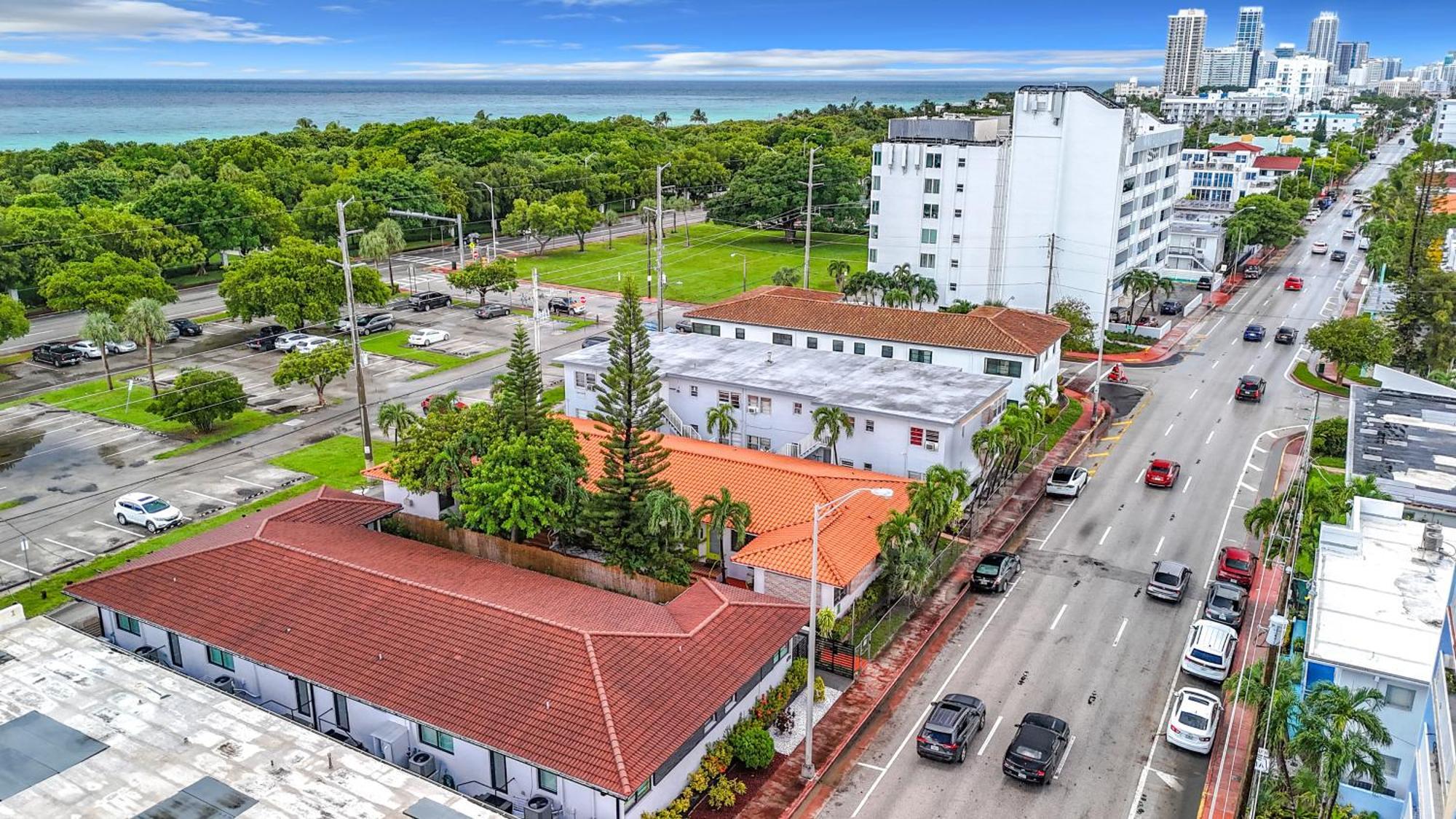 Los Patios Home Suites Miami Beach Exterior photo