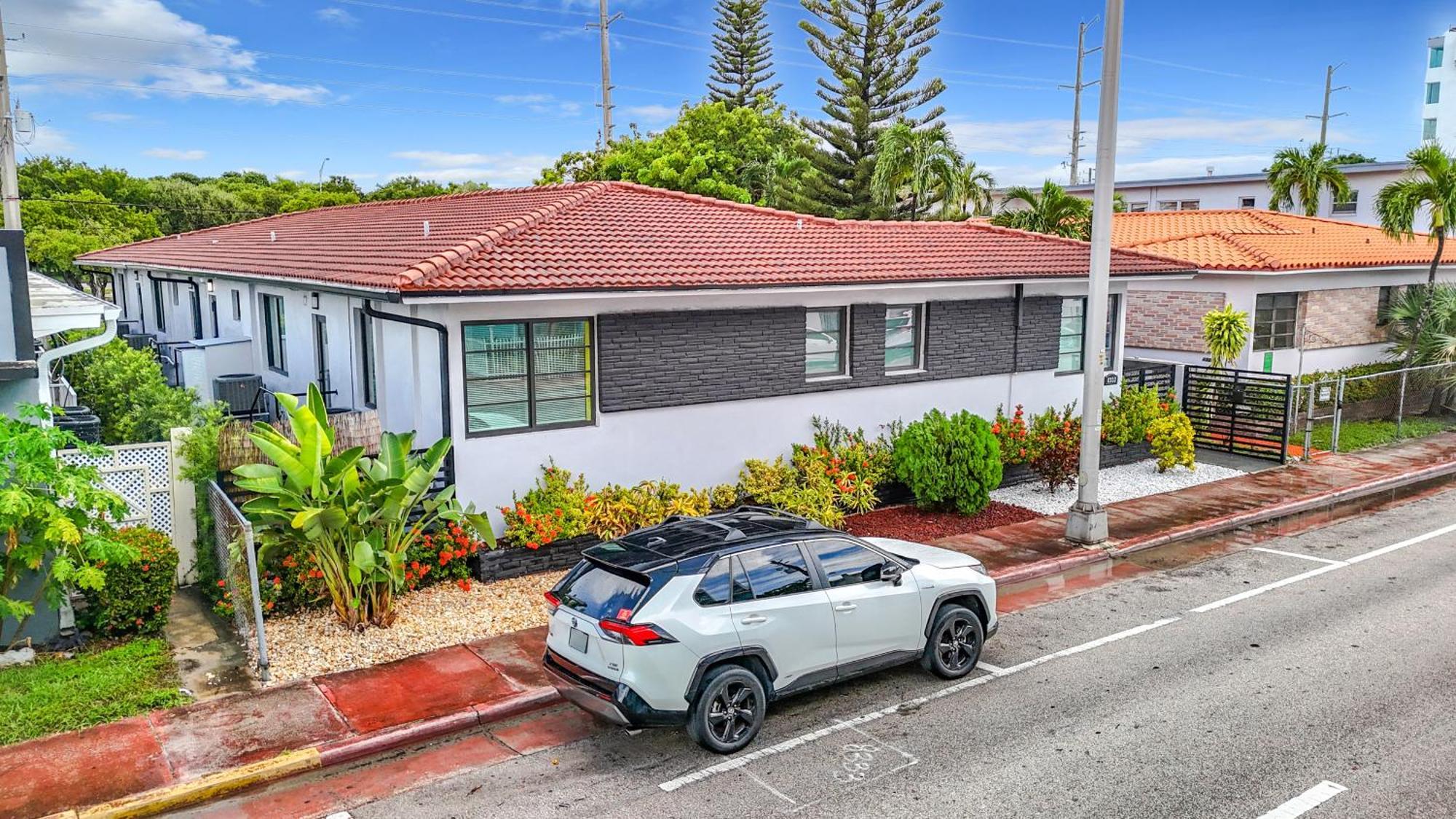 Los Patios Home Suites Miami Beach Exterior photo