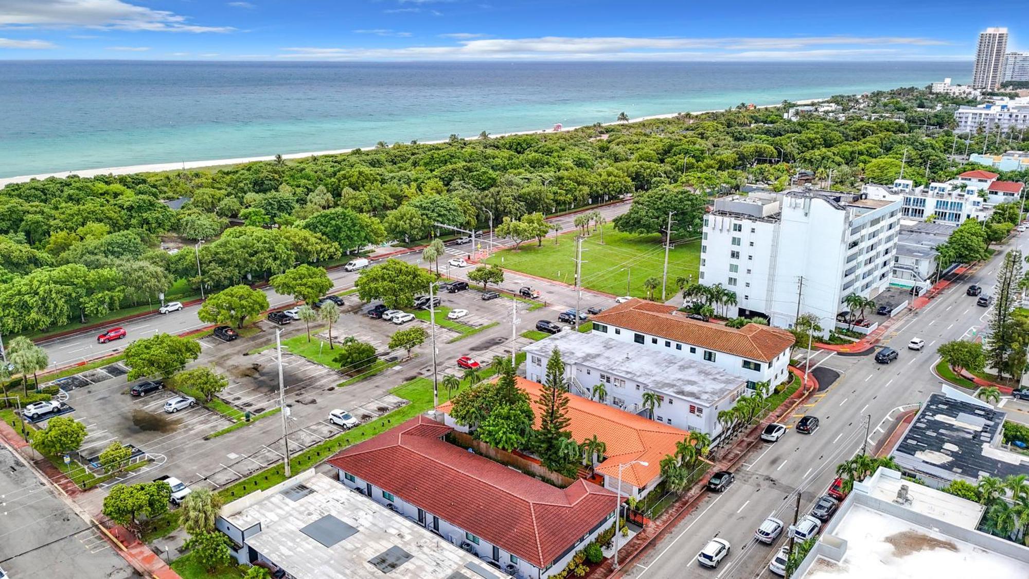 Los Patios Home Suites Miami Beach Exterior photo