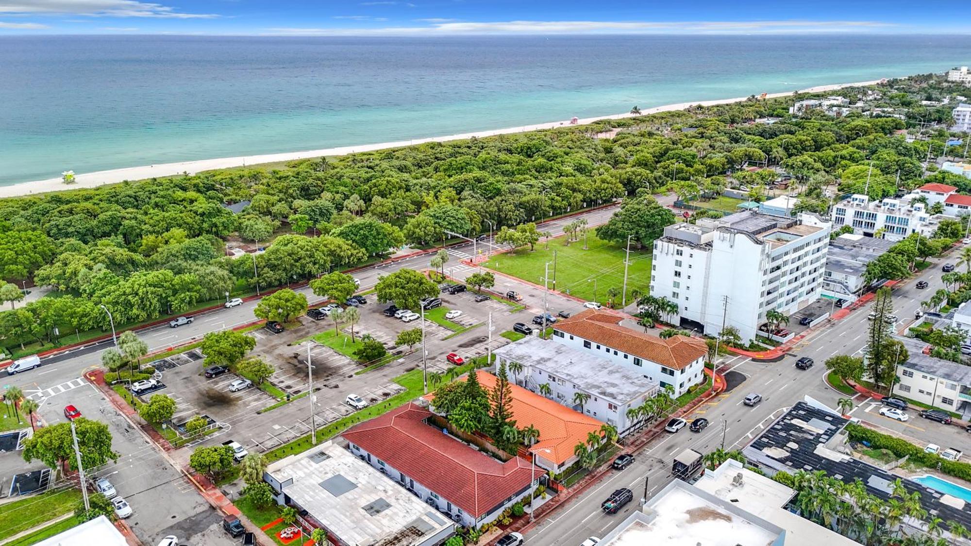 Los Patios Home Suites Miami Beach Exterior photo